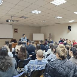 Predsjednica EFJ-a Maja Sever gostovala na FPN: Izazove novinarstva rješavati sa mladima